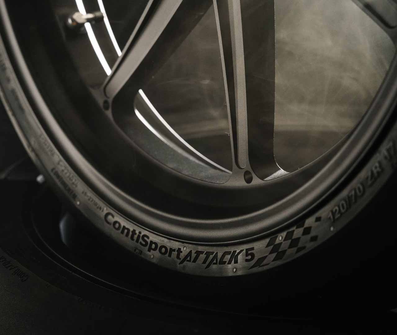 Continental motorbanden